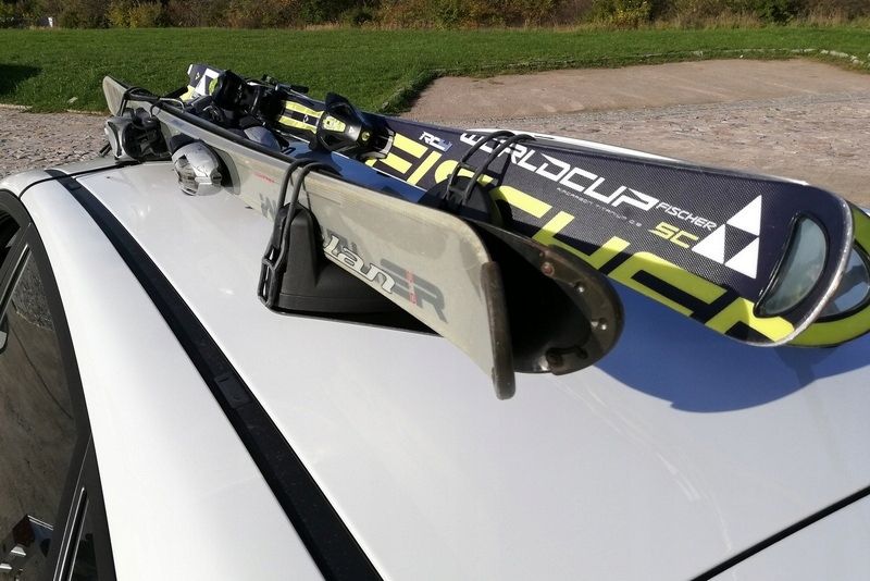 Náhled produktu - Magnetický nosič lyží Menabo Igloo