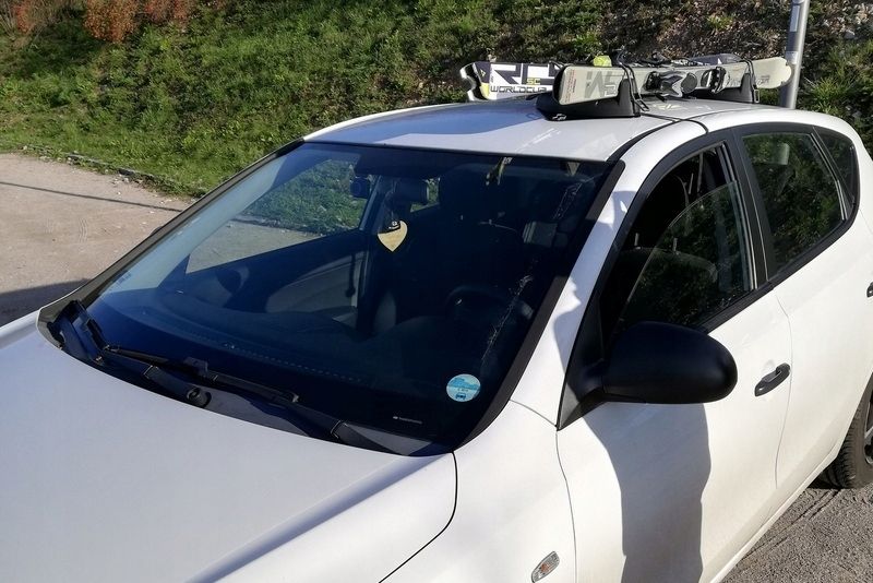 Náhled produktu - Magnetický nosič lyží Menabo Igloo