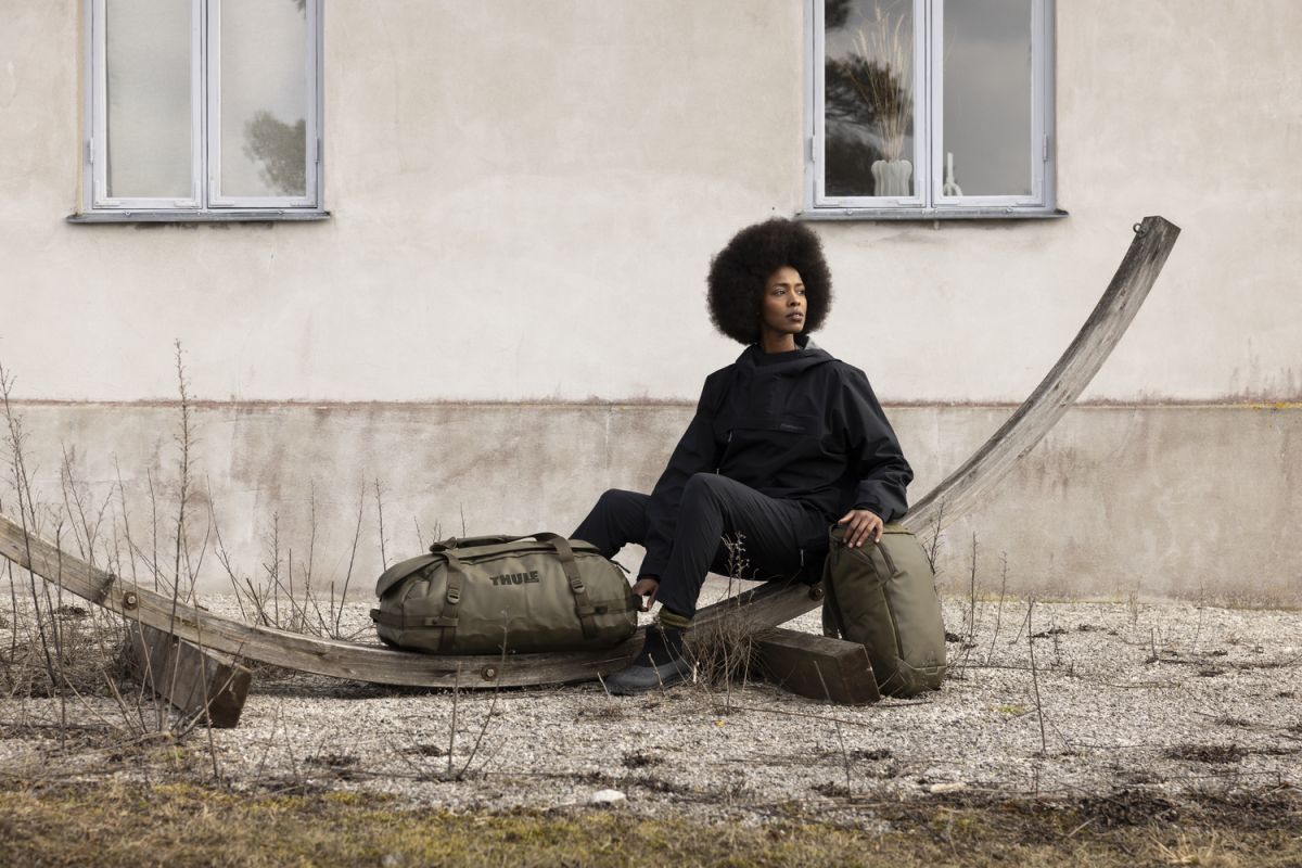 Náhled produktu - Thule Chasm sportovní taška 40 l TDSD302 - Deep Khaki