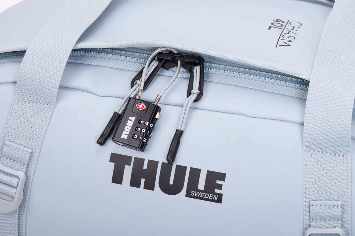 Náhled produktu - Thule Chasm sportovní taška 40 l TDSD302 - Soft Blue