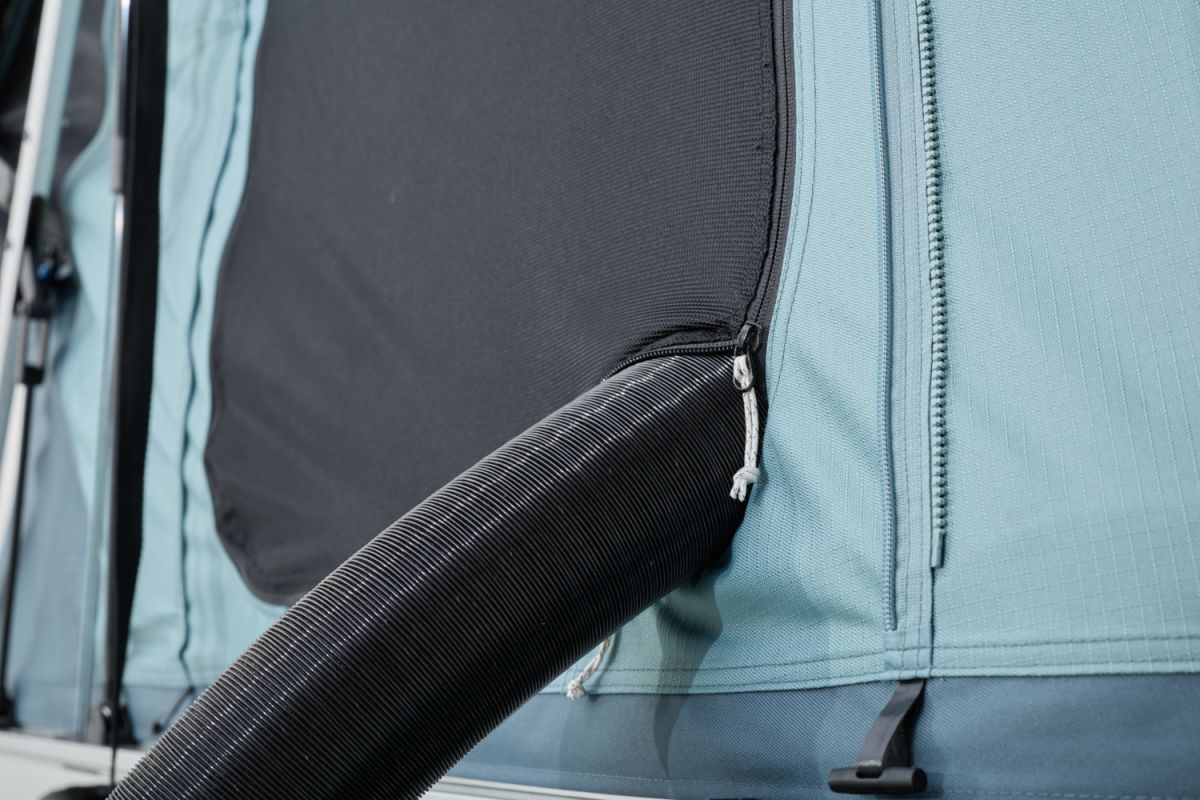 Náhled produktu - Autostan Thule Widesky - skořepinový stan pro 2 osoby, Dark Slate