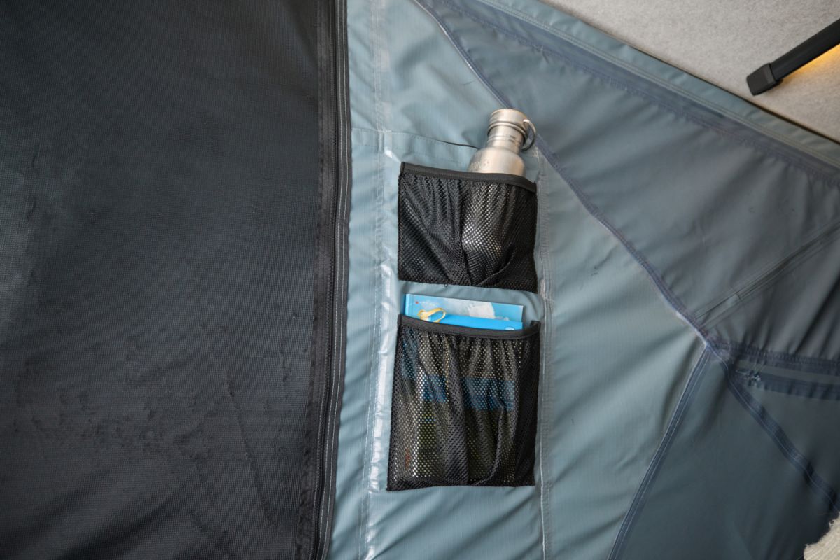 Náhled produktu - Autostan Thule Widesky - skořepinový stan pro 2 osoby, Dark Slate