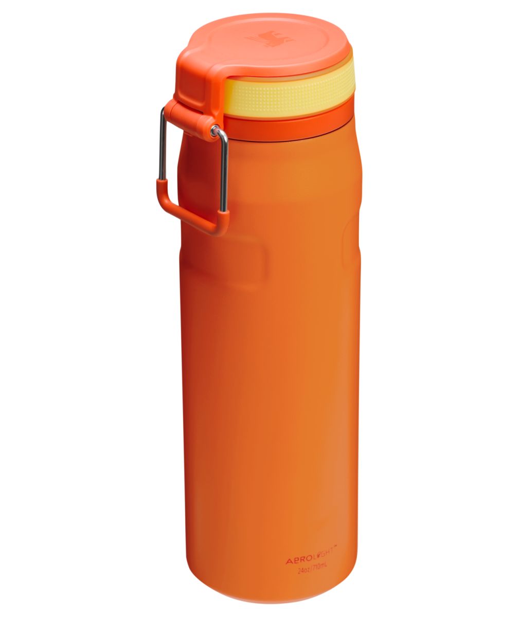 Náhled produktu - STANLEY Termoláhev The IceFlow™ Bottle Twist Flip 700 ml/24oz Goldenrod Coral